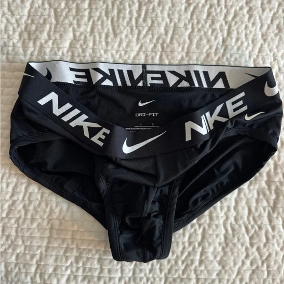 Small Nike Athletic Brief - Picture 3 of 4